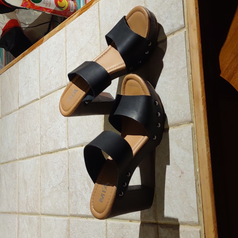 Mia Sandals Size 7.5